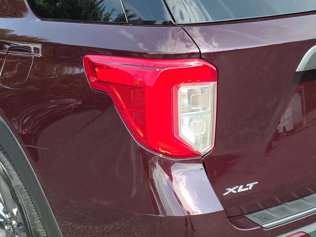 Certified 2023 Ford Explorer XLT w/ Equipment Group 202A AWD/4WD image 30