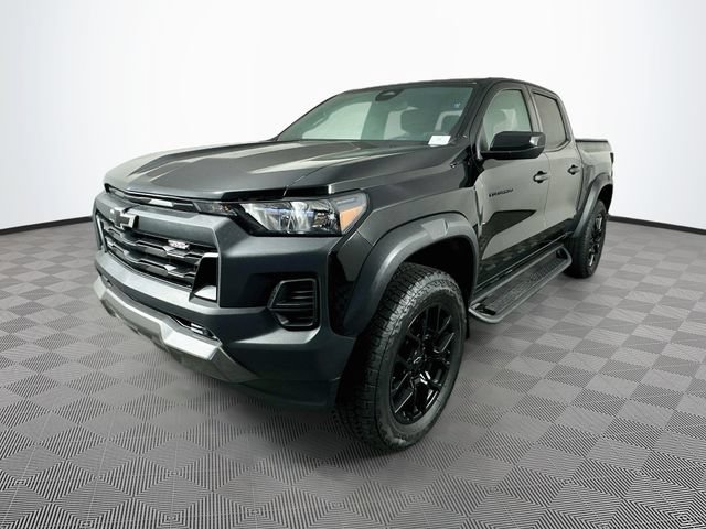 Used 2024 Chevrolet Colorado Trail Boss w/ LPO, Dark Essentials Package AWD/4WD image 6