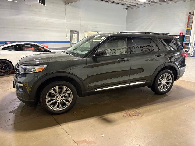 Certified 2023 Ford Explorer XLT w/ Equipment Group 202A AWD/4WD image 7