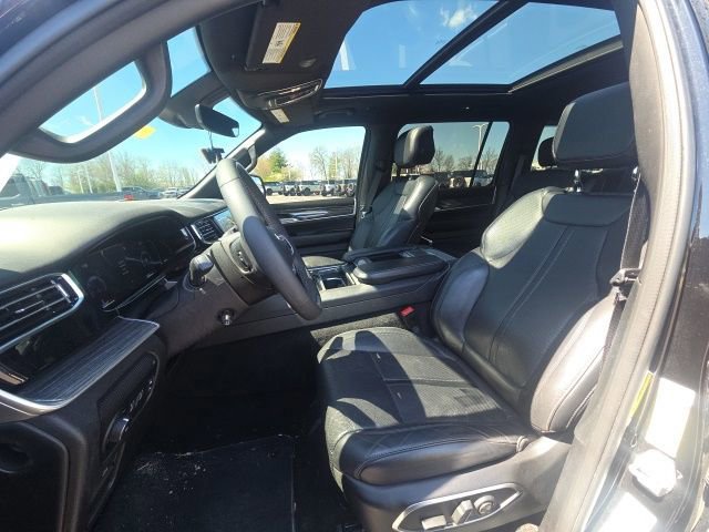 Used 2022 Jeep Wagoneer Series III w/ Premium Group I image 31