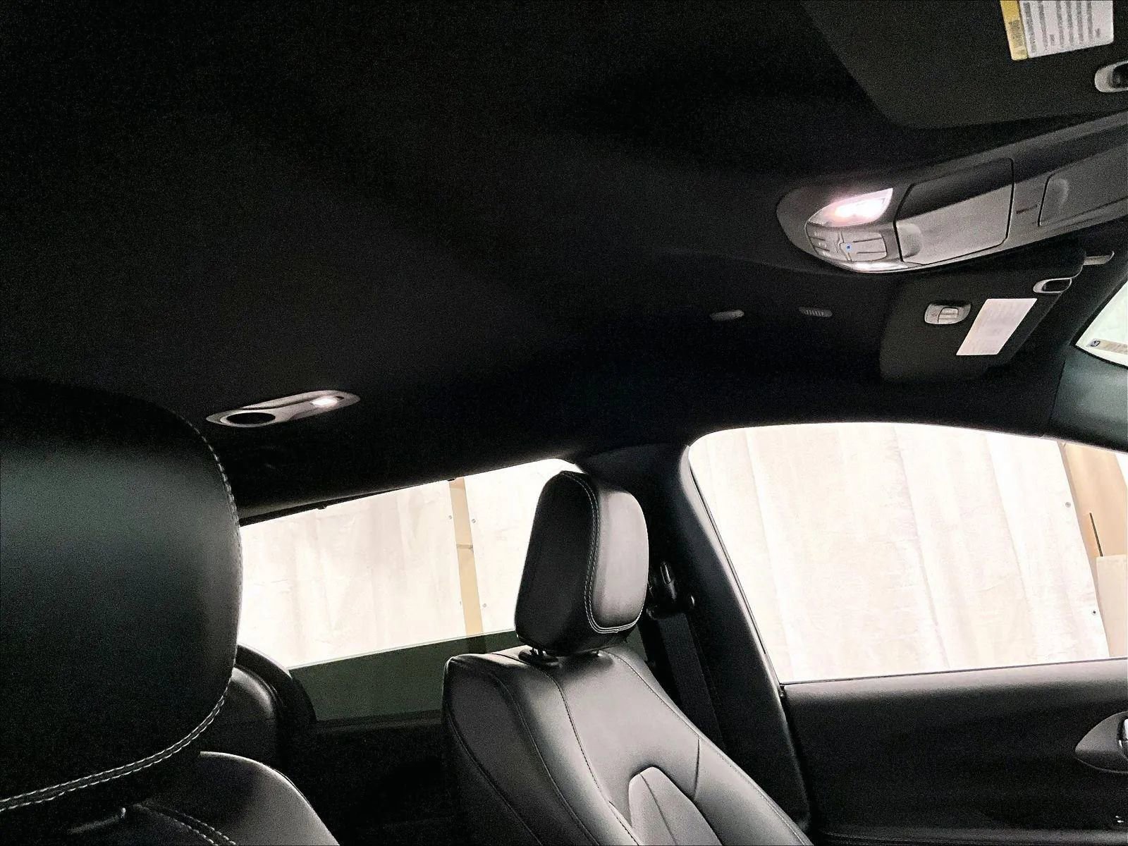 Used 2025 Chrysler Pacifica Select image 21