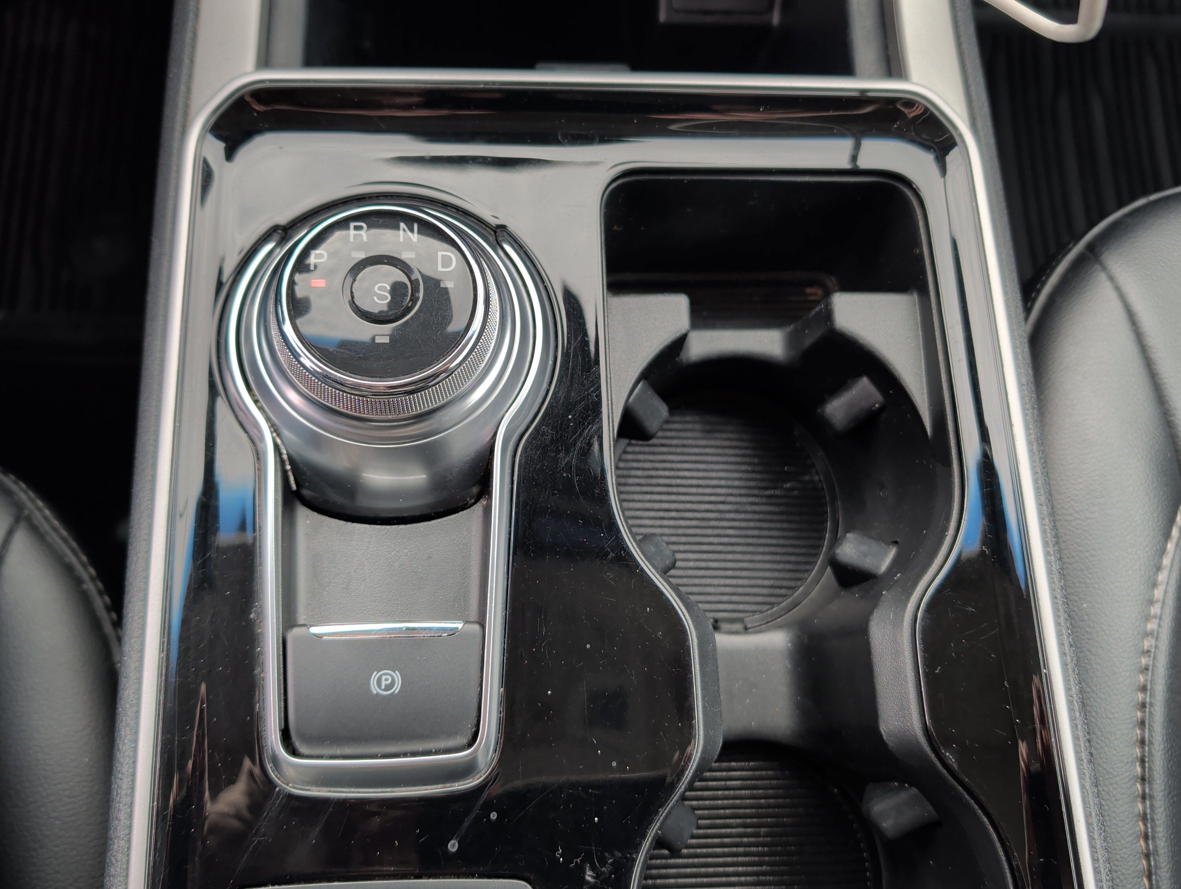 Certified 2020 Ford Edge SEL w/ Convenience Package image 24