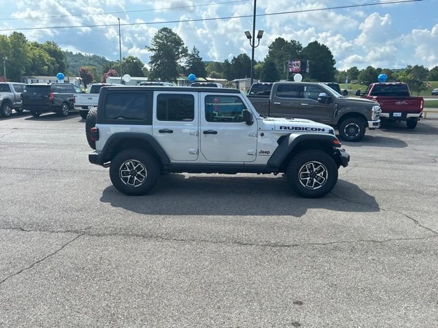 Used 2024 Jeep Wrangler Unlimited Rubicon AWD/4WD image 47