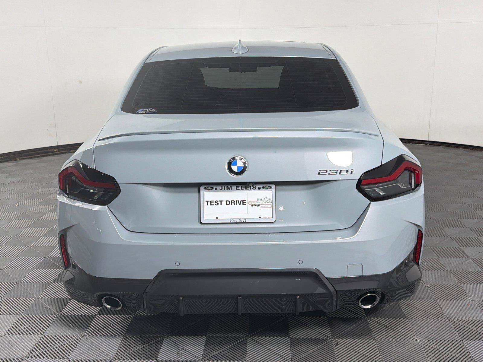 Used 2022 BMW 230i Coupe w/ M Sport Package RWD image 6