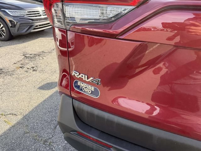 Used 2025 Toyota RAV4 XLE AWD/4WD image 5