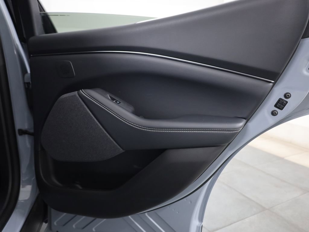 Certified 2025 Ford Mustang Mach-E Premium image 17