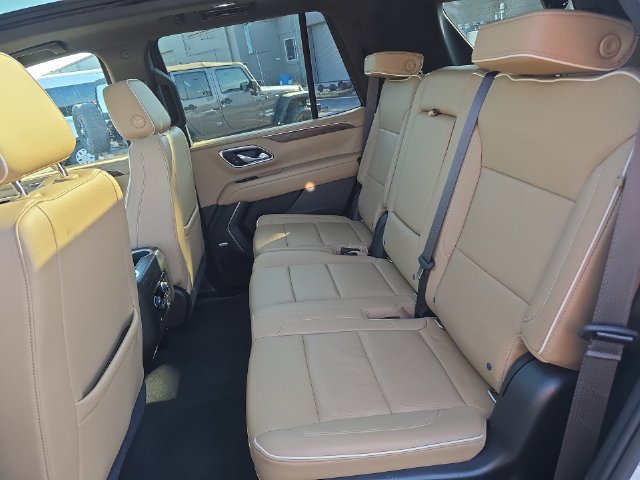 Used 2021 Chevrolet Tahoe Premier AWD/4WD image 23