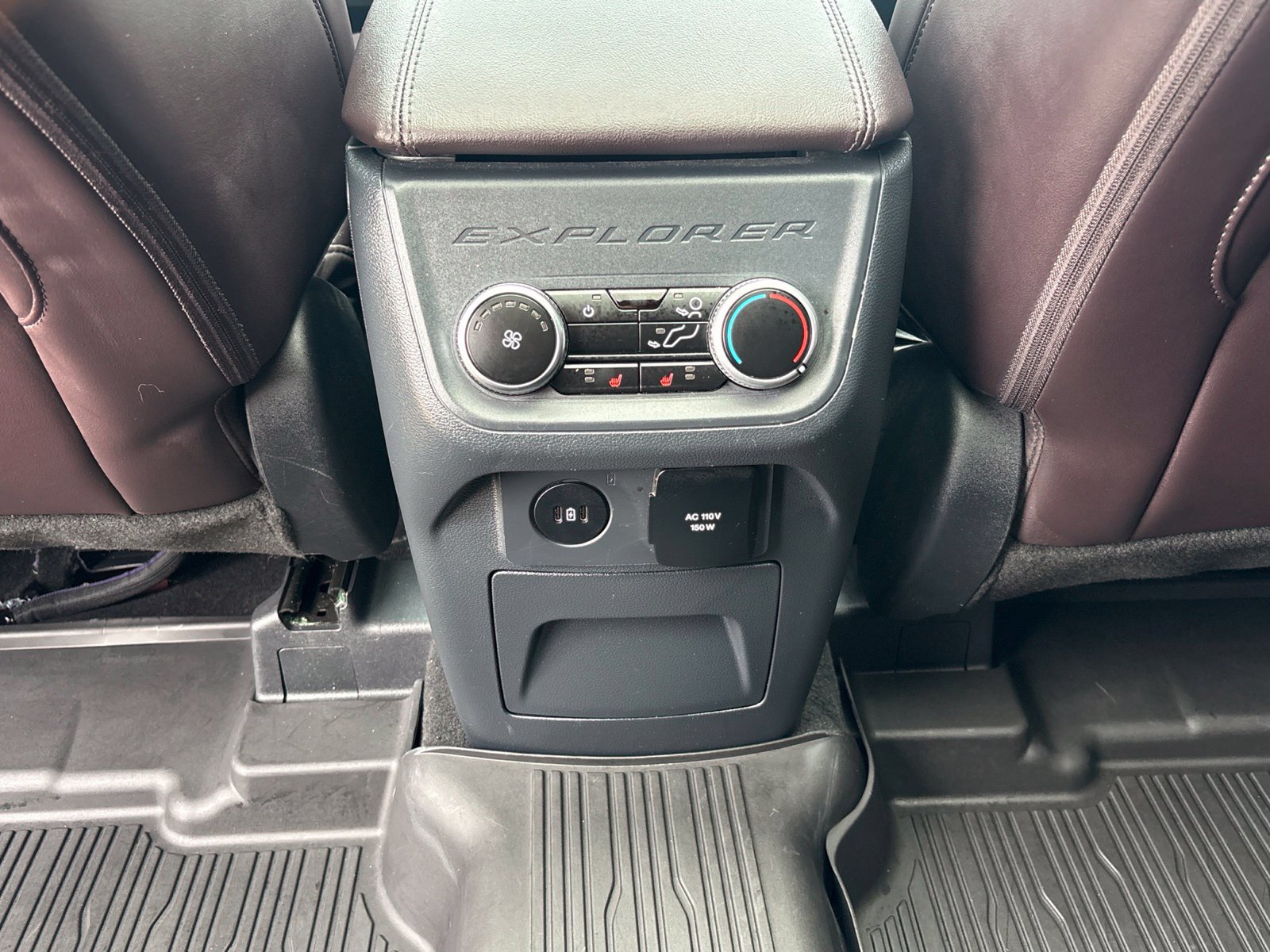 Certified 2025 Ford Explorer Platinum RWD image 13