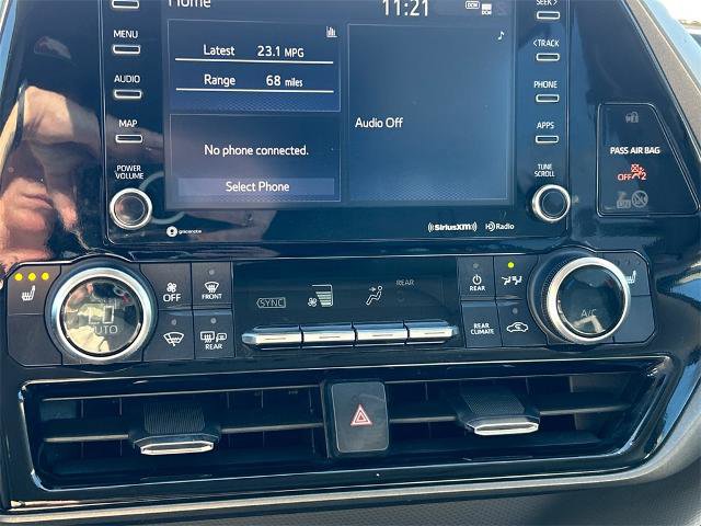 Used 2021 Toyota Highlander XLE image 19