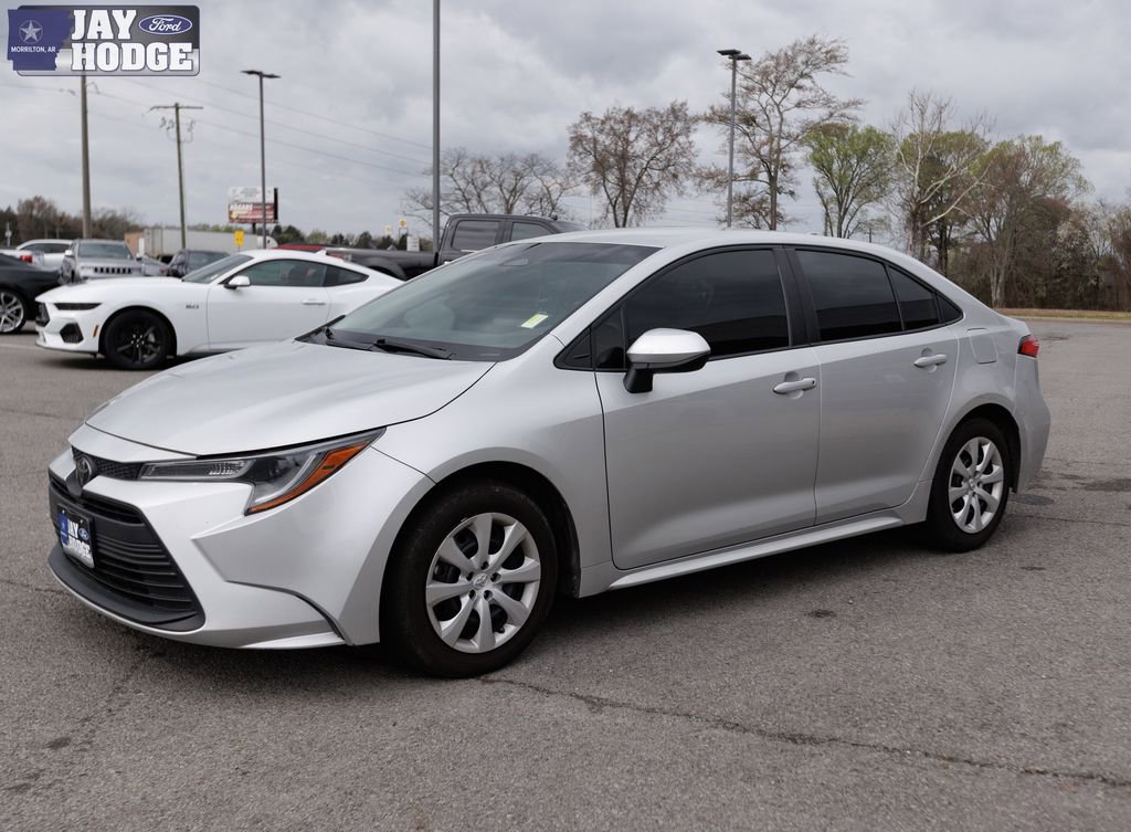 Used 2024 Toyota Corolla LE image 2