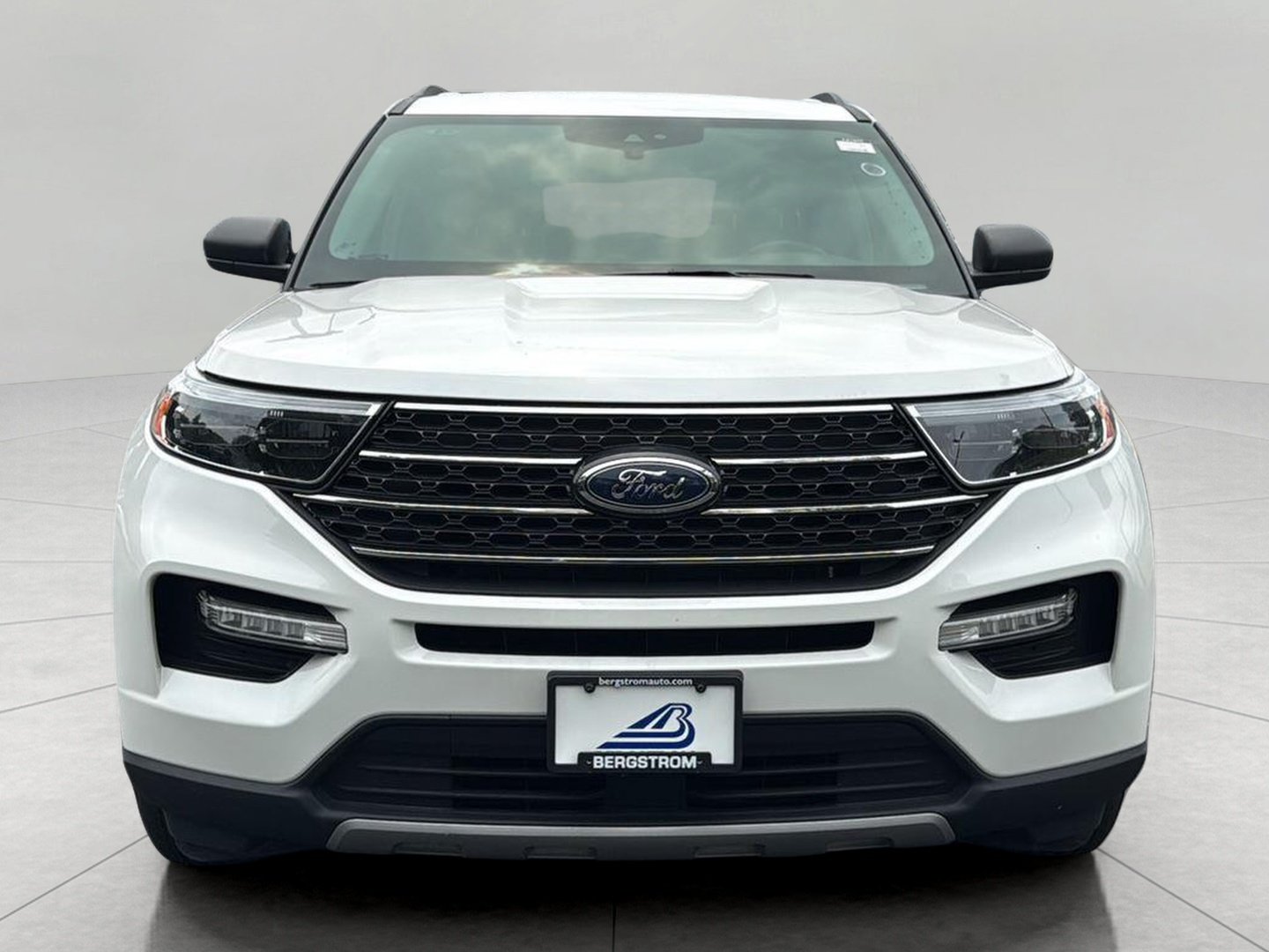Certified 2024 Ford Explorer XLT w/ Equipment Group 202A AWD/4WD image 6