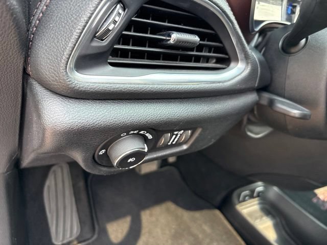 Used 2020 Chrysler Pacifica Limited FWD image 21