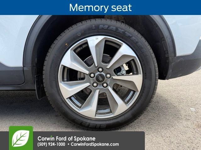 Certified 2025 Ford Escape Platinum AWD/4WD image 10