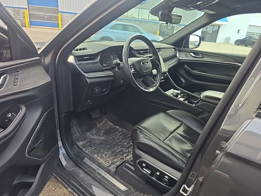 Used 2021 Jeep Grand Cherokee L Overland w/ Luxury Tech Group IV image 7