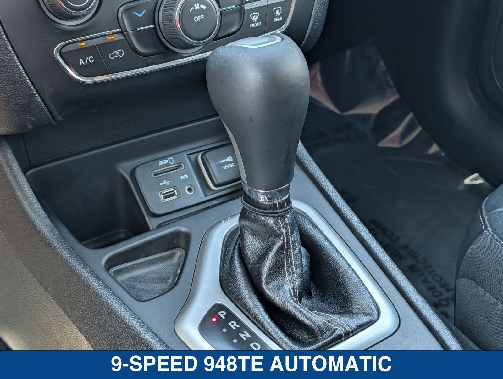 Used 2018 Jeep Cherokee Latitude Plus image 29