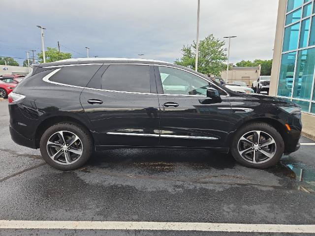 Used 2022 Buick Enclave Essence w/ Sport Touring Edition AWD/4WD image 8