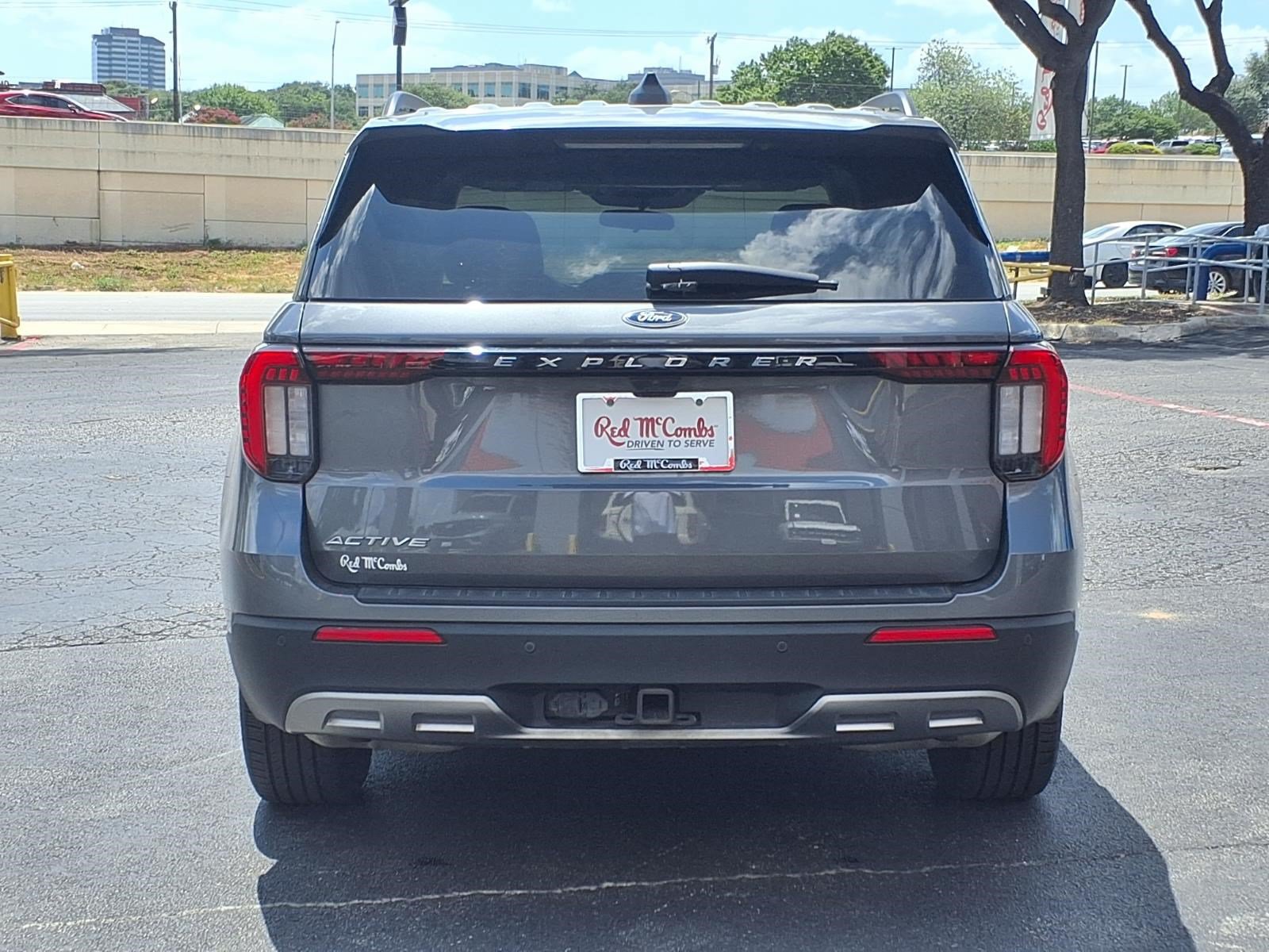 Certified 2025 Ford Explorer Active w/ Active Comfort Package RWD image 7