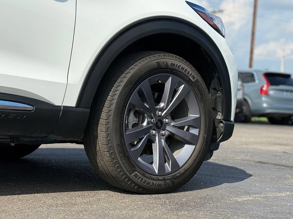 Certified 2025 Ford Explorer Active w/ Active Comfort Package AWD/4WD image 42