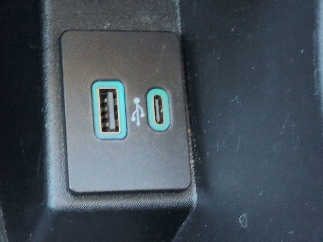 Certified 2024 Ford Edge Titanium image 22