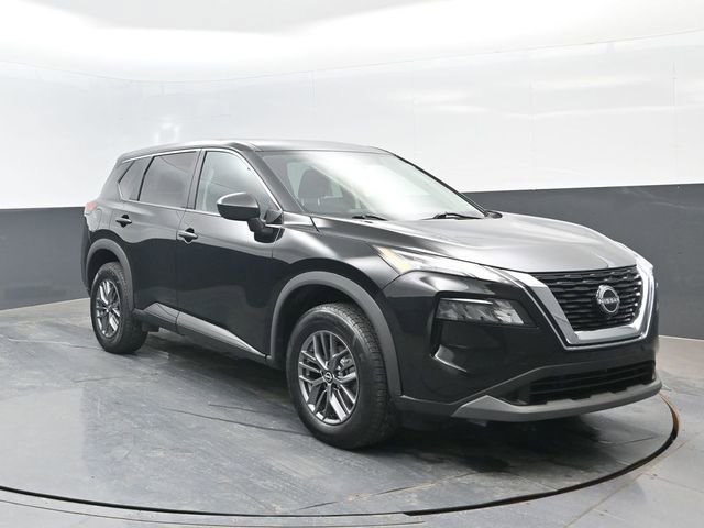 Used 2023 Nissan Rogue S AWD/4WD image 2