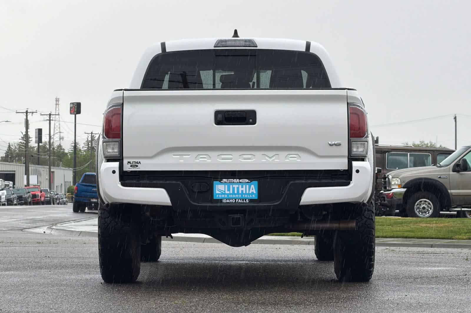 Used 2020 Toyota Tacoma TRD Off-Road w/ Technology Package AWD/4WD image 7