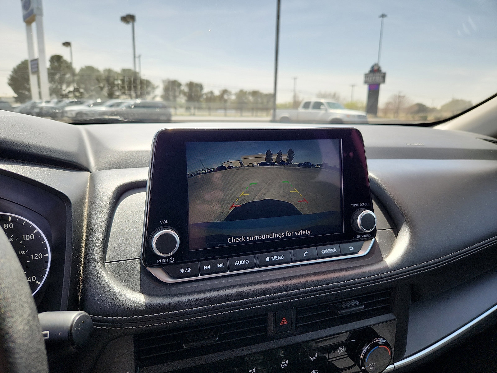 Used 2024 Nissan Rogue S image 11