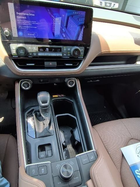 Used 2025 Toyota Grand Highlander AWD image 22