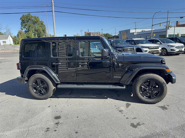 Used 2023 Jeep Wrangler Unlimited Sahara AWD/4WD image 2