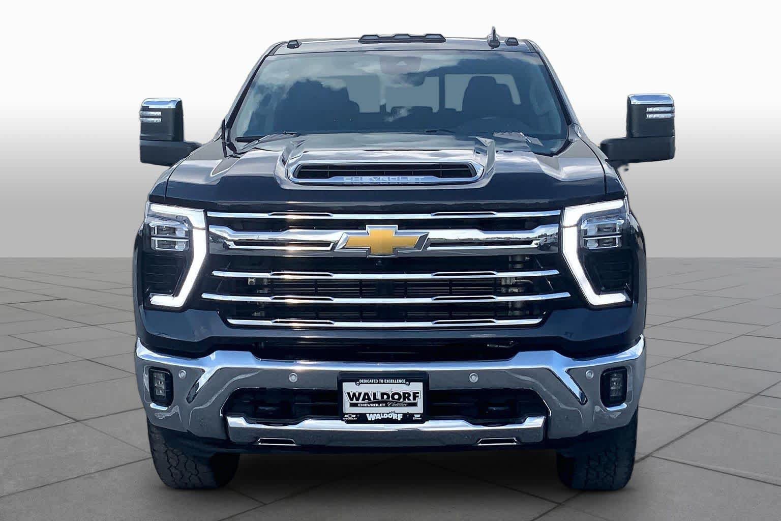 Used 2024 Chevrolet Silverado 2500 LTZ w/ LTZ Premium Package AWD/4WD image 4
