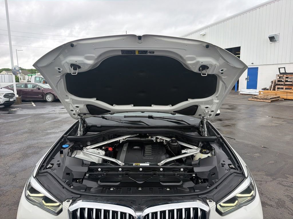 Used 2019 BMW X5 xDrive40i w/ Convenience Package AWD/4WD image 32