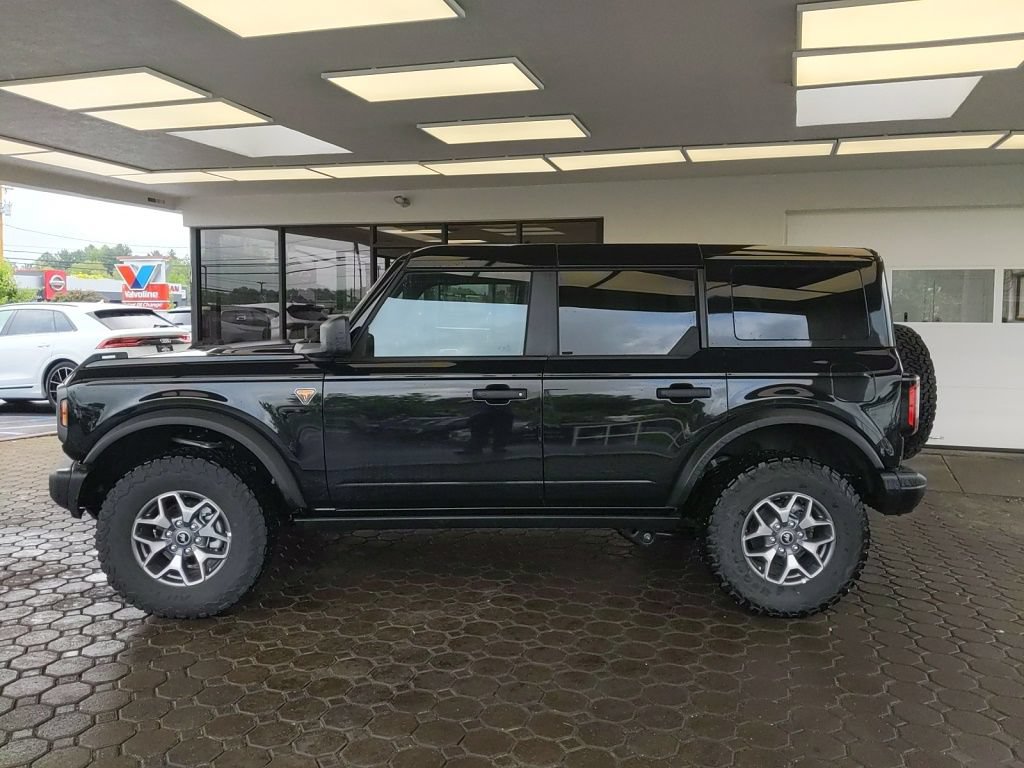 Certified 2025 Ford Bronco Badlands AWD/4WD image 9