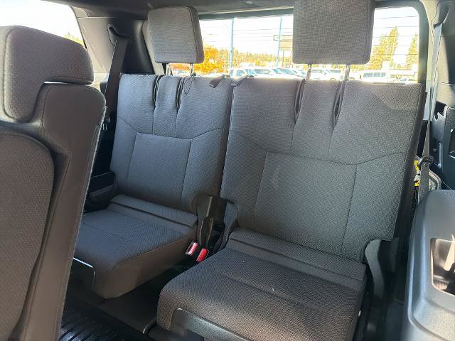 Used 2025 Toyota 4Runner SR5 AWD/4WD image 33