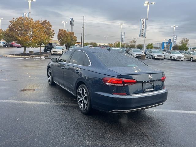 Used 2022 Volkswagen Passat 2.0T SE image 3
