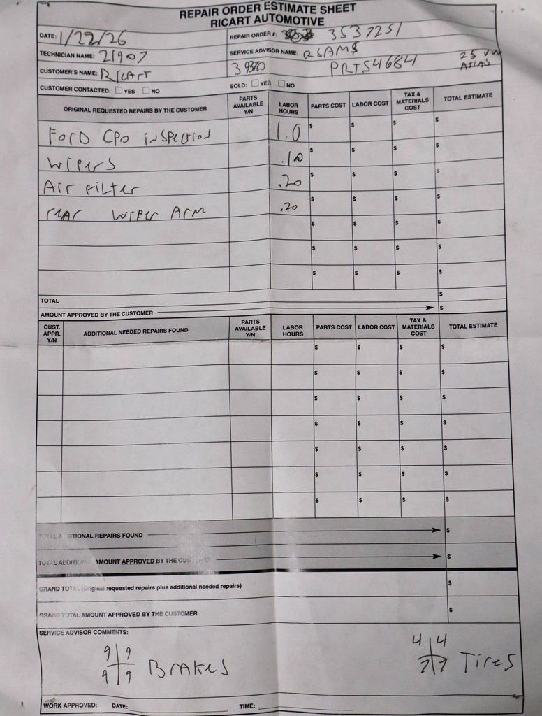 Used 2025 Volkswagen Atlas SE image 12