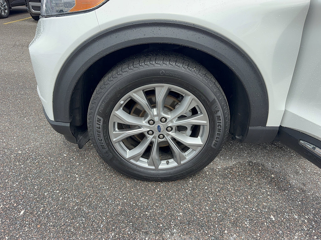 Certified 2024 Ford Explorer XLT w/ Equipment Group 202A RWD image 38