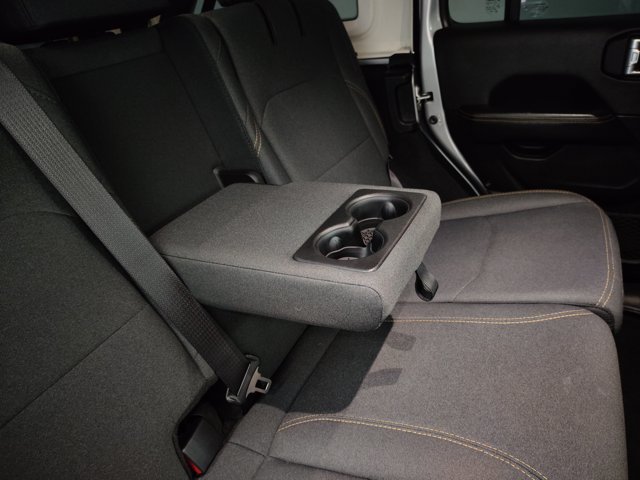 Used 2024 Jeep Wrangler Unlimited Sahara AWD/4WD image 30