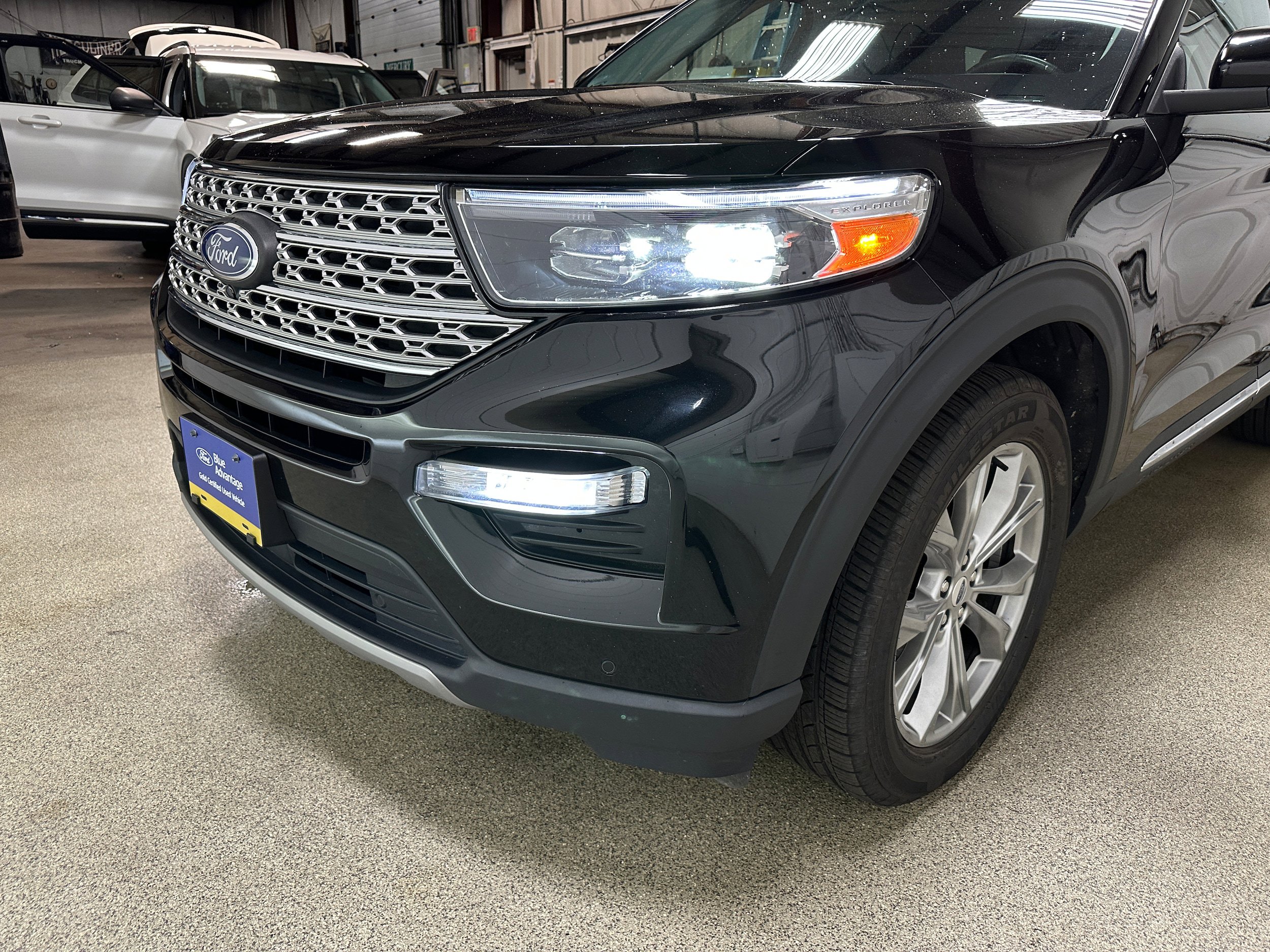 Certified 2023 Ford Explorer Limited w/ Equipment Group 301A AWD/4WD image 27
