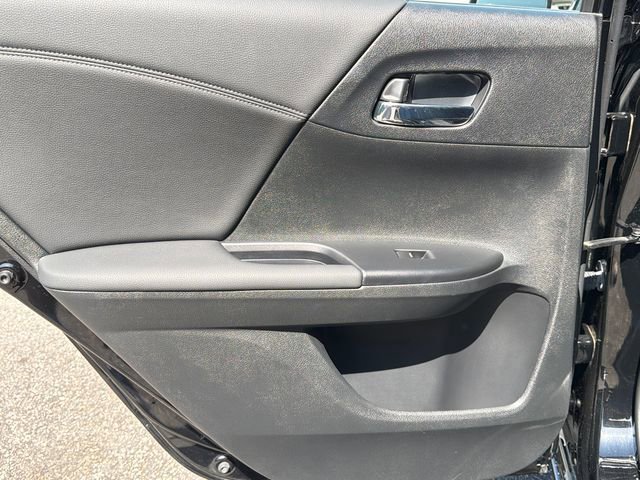 Used 2017 Honda Accord EX-L image 23