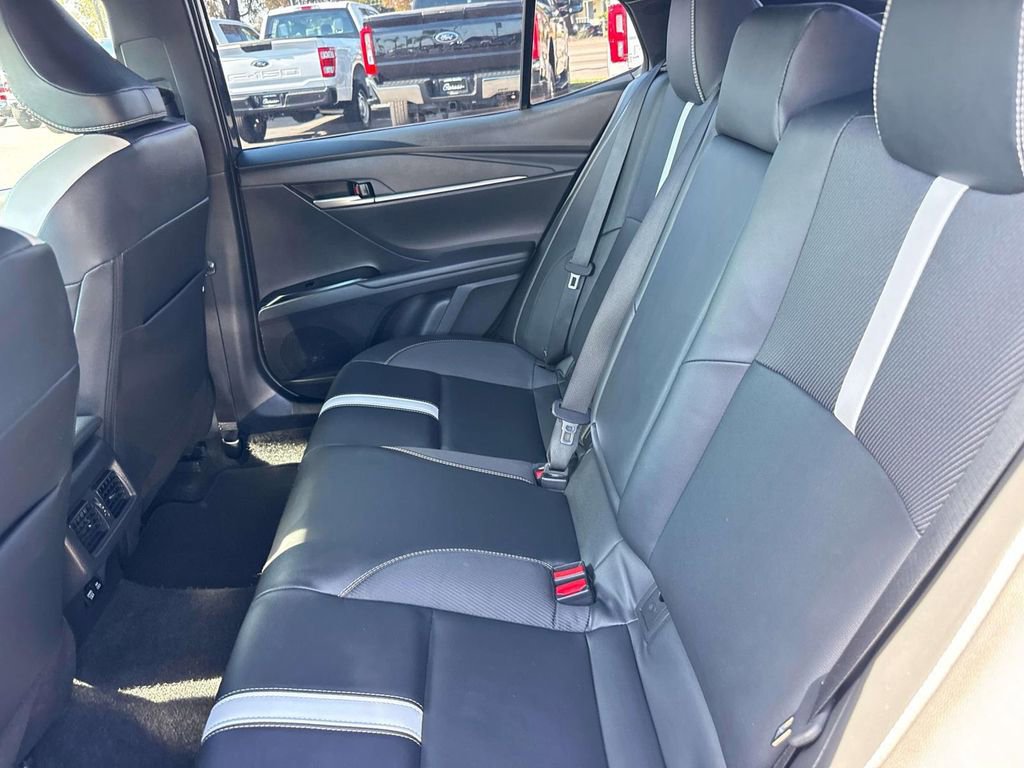 Used 2025 Toyota Camry SE w/ Convenience Package image 10
