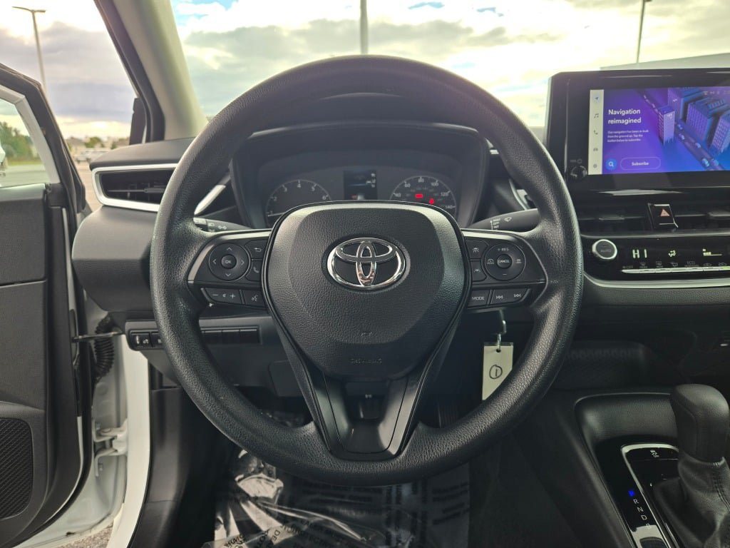 Used 2024 Toyota Corolla LE FWD image 27