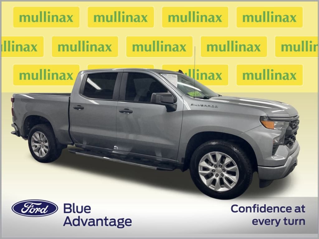 Used 2024 Chevrolet Silverado 1500 Custom image 2