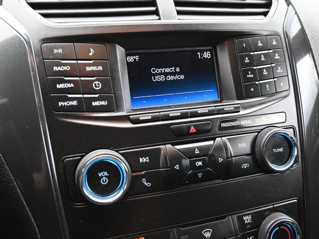 Certified 2018 Ford Explorer XLT image 42