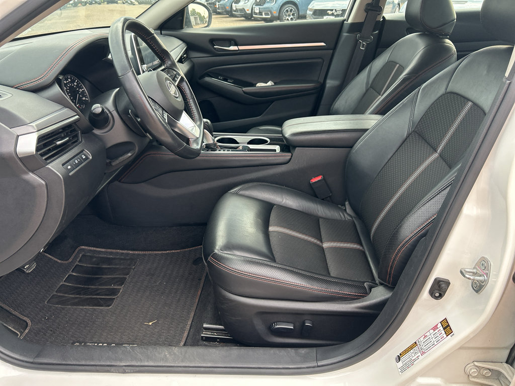 Used 2024 Nissan Altima 2.5 SR FWD image 19