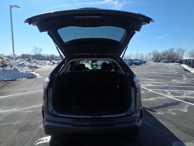 Certified 2022 Ford Edge SE w/ Black Appearance Package image 13