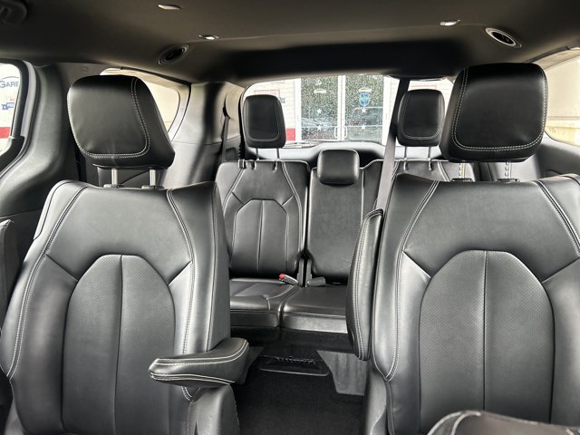 Used 2024 Chrysler Pacifica Limited FWD image 26