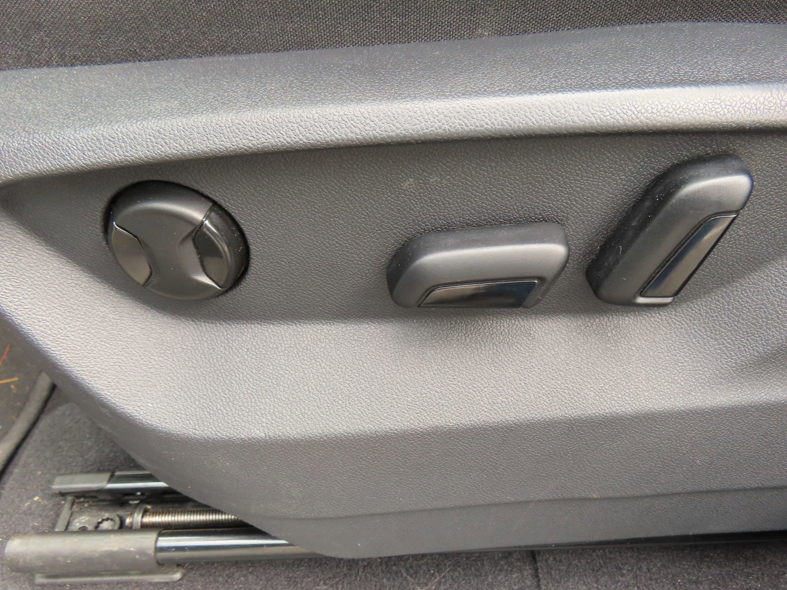 Used 2019 Volkswagen Atlas SE w/ Towing Package AWD/4WD image 25