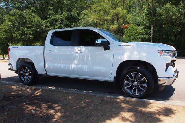 Used 2023 Chevrolet Silverado 1500 LT AWD/4WD image 9