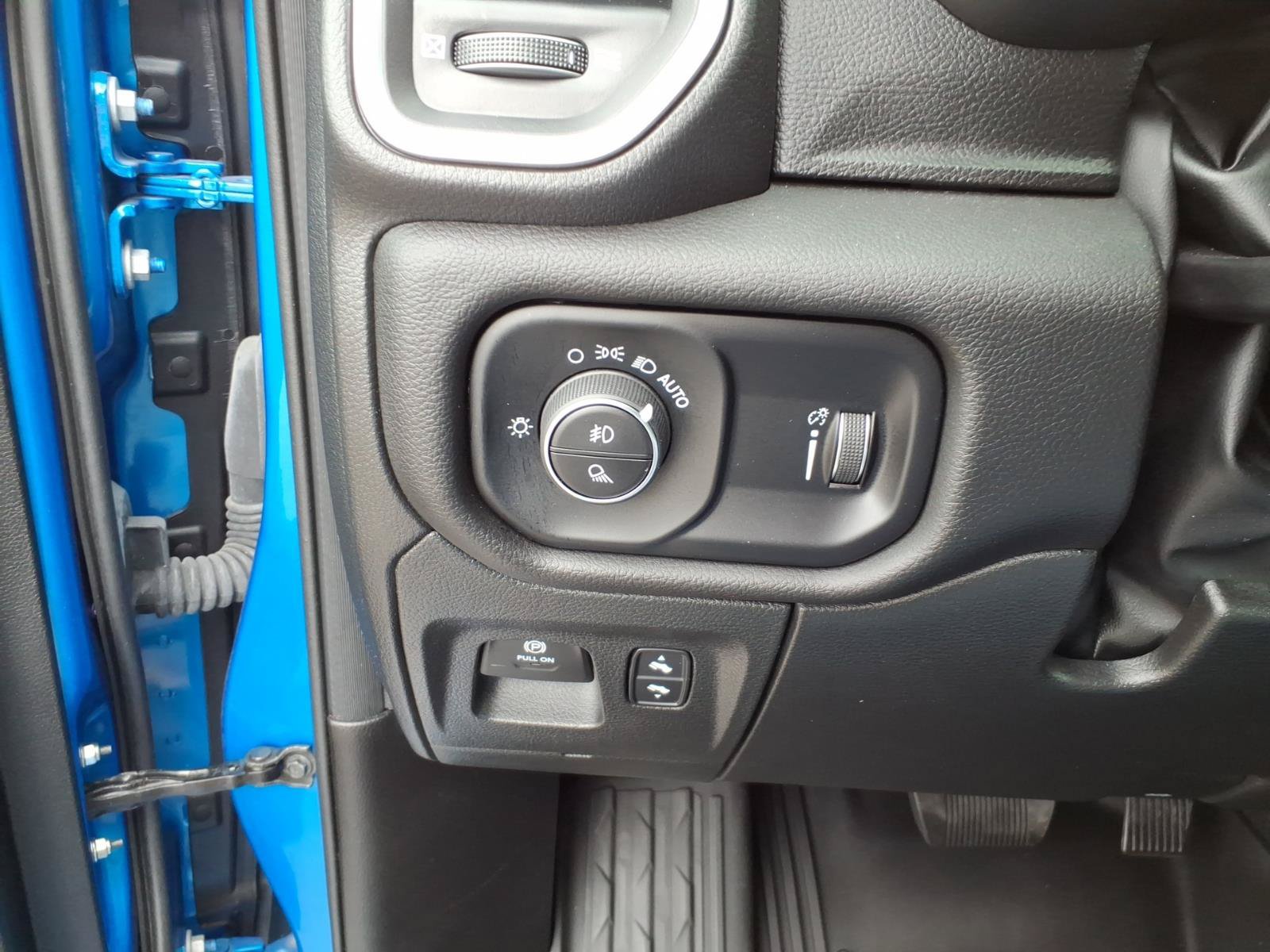 Used 2025 RAM 1500 Big Horn AWD/4WD image 19