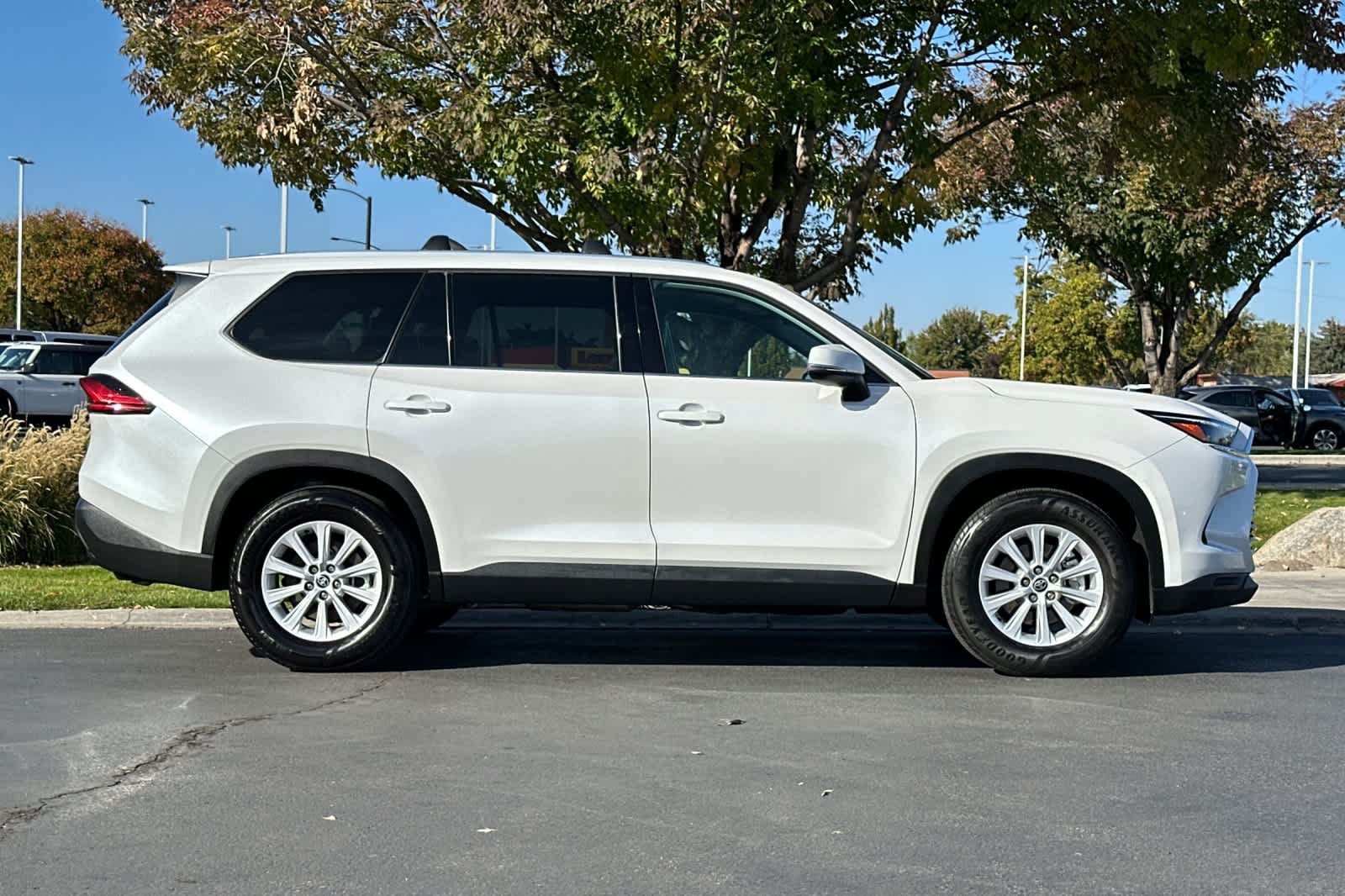 Used 2024 Toyota Grand Highlander AWD Hybrid image 8