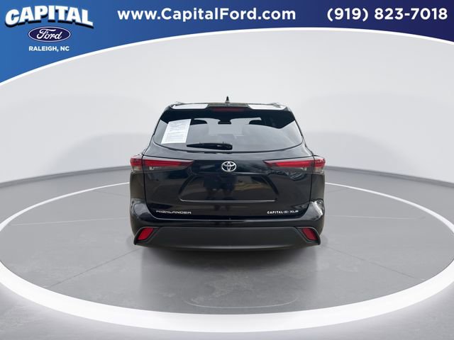 Used 2024 Toyota Highlander XLE image 7